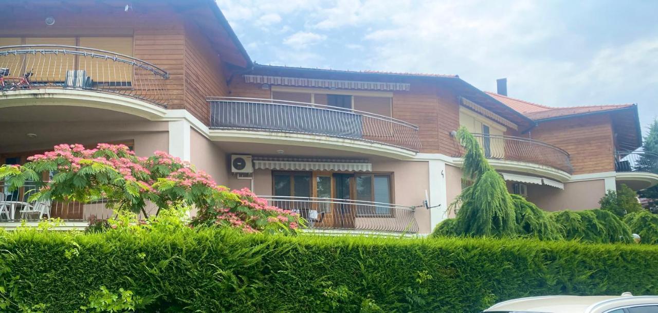 Selyemakácapartman Balatonlelle Exterior foto